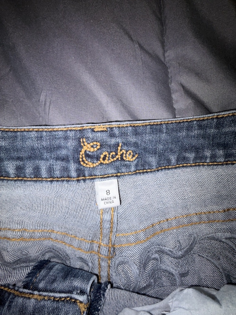 Cache Distressed Bootcut Jeans Size 8 Embroidered Back Y2K - Picture 3 of 10